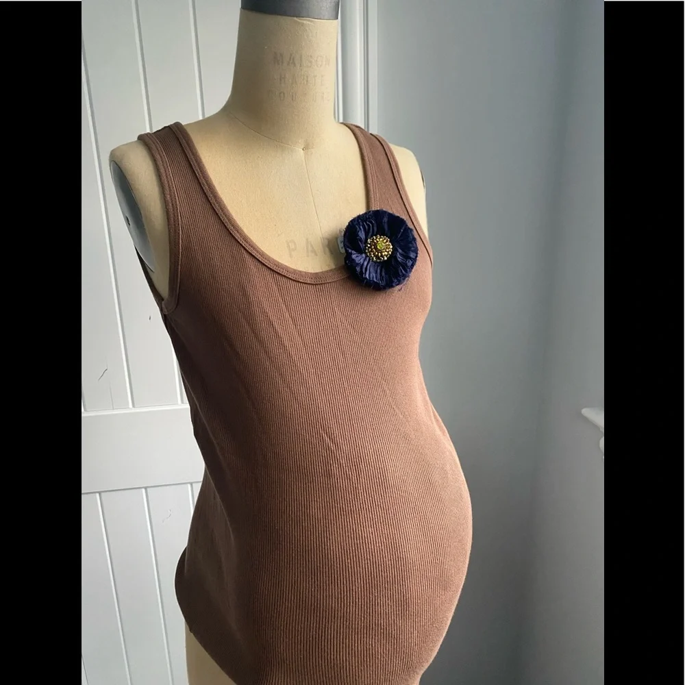 Motherhood Maternity and Old Navy Maternity tank tops size M